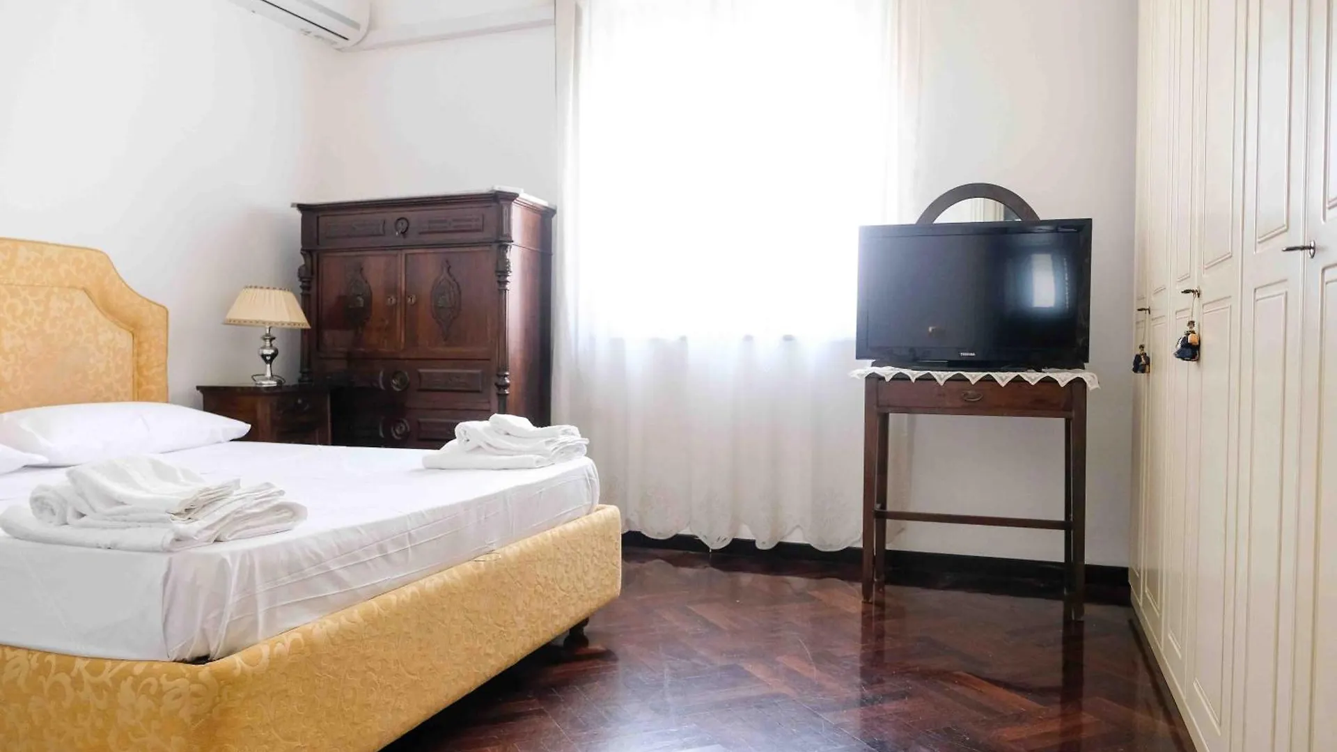 Appartamento Di Pregio Al Centro Παλέρμο 0*,